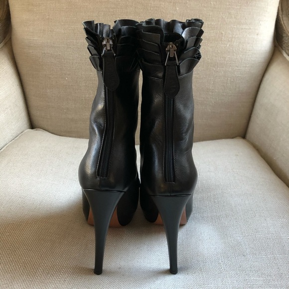 Alaia Ankle Boots Black Leather Zipper Ruffle EUC - Picture 5 of 7